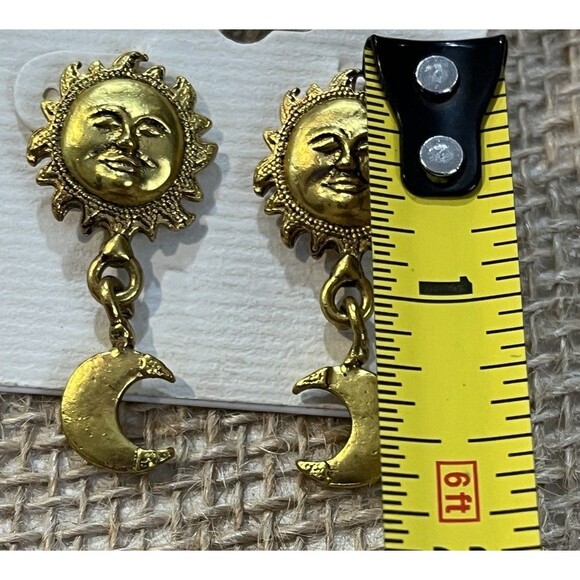 Vintage Gold Tone SUN HALF MOON Earrings Celestial Whimsigoth Fairy Grunge - Picture 6 of 7